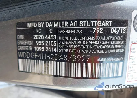 2013 Mercedes-Benz C 250 Sport z USA, uszkodzony, nr VIN WDDGF4HB2DA873927